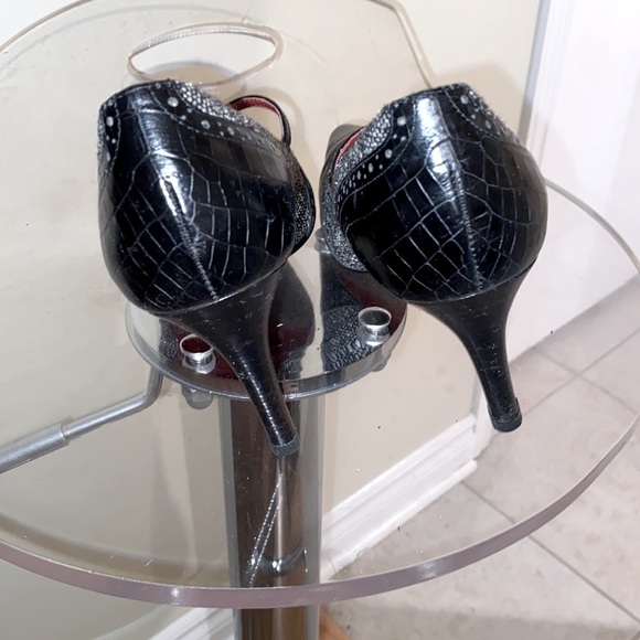 Carlo Alberto croc pattern leather & herringbone fabric heels, straps.  🖤♥️ - Picture 4 of 11